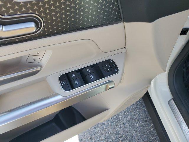 new 2025 Mercedes-Benz GLB 250 car, priced at $47,145
