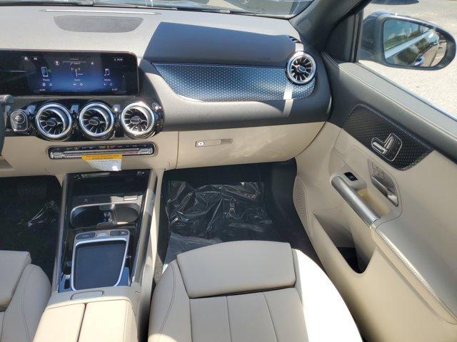 new 2025 Mercedes-Benz GLA 250 car, priced at $45,650