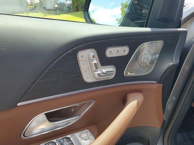 new 2025 Mercedes-Benz GLS 450 car, priced at $101,820