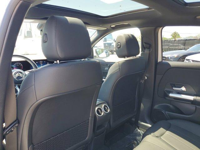 new 2025 Mercedes-Benz GLA 250 car, priced at $46,680