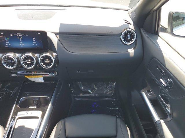 new 2025 Mercedes-Benz GLA 250 car, priced at $46,680