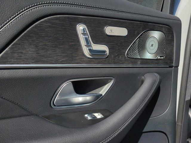 new 2026 Mercedes-Benz GLS 580 car, priced at $126,150