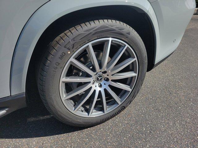 new 2026 Mercedes-Benz GLS 580 car, priced at $126,150