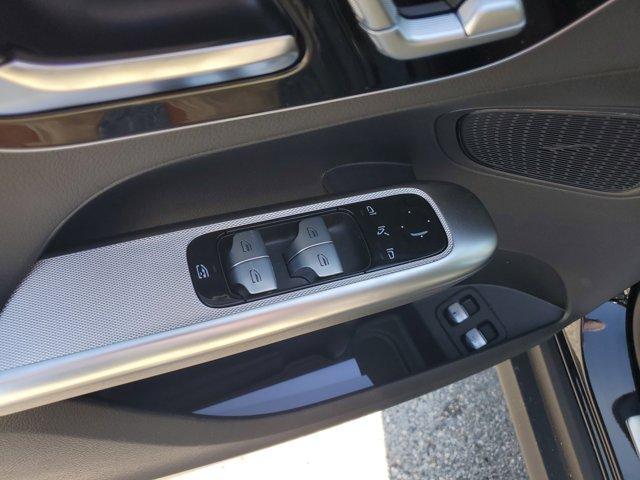 new 2025 Mercedes-Benz GLC 350e car, priced at $61,085