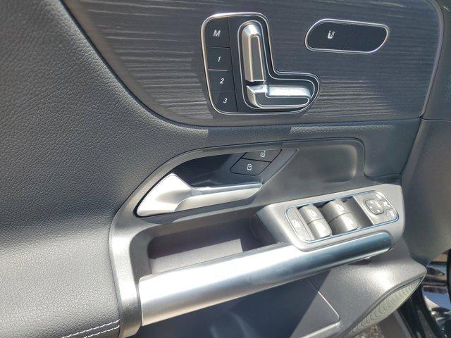 new 2025 Mercedes-Benz GLA 250 car, priced at $46,680