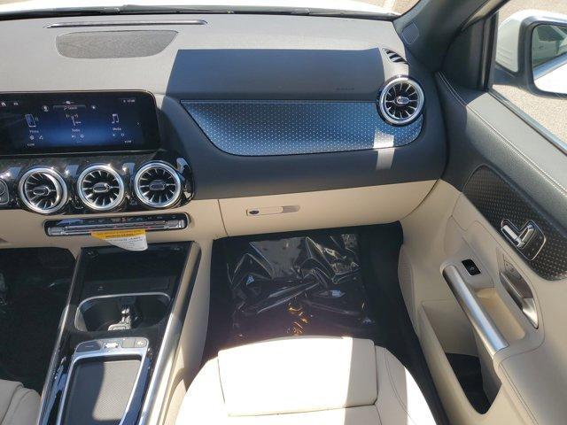 new 2025 Mercedes-Benz GLA 250 car, priced at $44,345