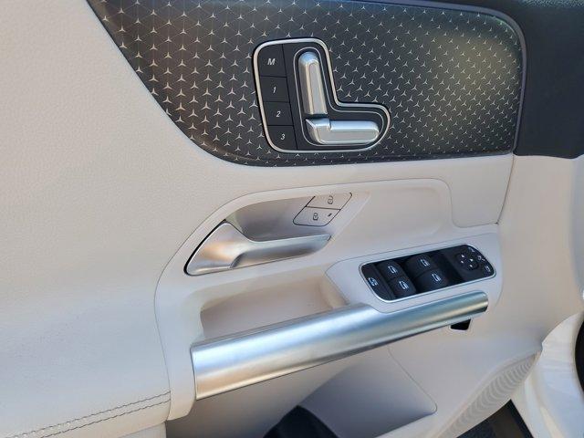 new 2025 Mercedes-Benz GLA 250 car, priced at $44,345