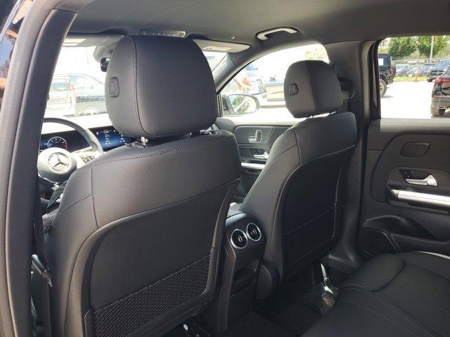 new 2025 Mercedes-Benz GLA 250 car, priced at $45,845