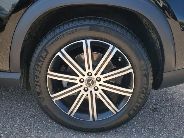 used 2025 Mercedes-Benz GLE 450 car, priced at $70,205