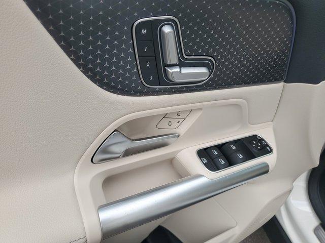 new 2025 Mercedes-Benz GLA 250 car, priced at $45,845