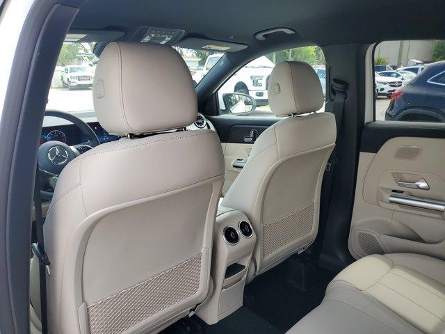 new 2025 Mercedes-Benz GLA 250 car, priced at $45,845