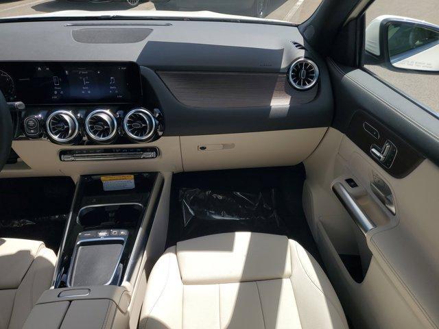 new 2025 Mercedes-Benz GLA 250 car, priced at $46,680