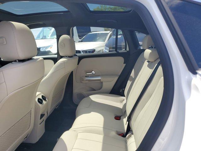 new 2025 Mercedes-Benz GLA 250 car, priced at $46,680