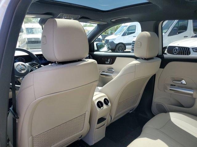 new 2025 Mercedes-Benz GLA 250 car, priced at $46,680