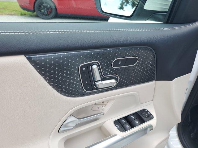 new 2025 Mercedes-Benz GLB 250 car, priced at $48,645