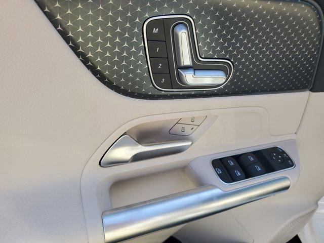 new 2025 Mercedes-Benz GLA 250 car, priced at $45,845