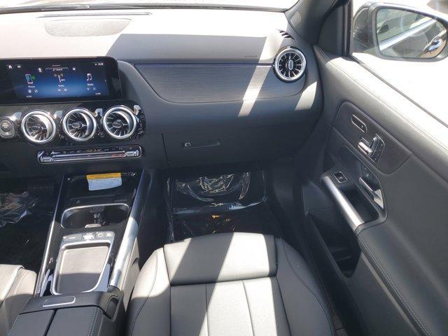 new 2025 Mercedes-Benz GLA 250 car, priced at $46,680