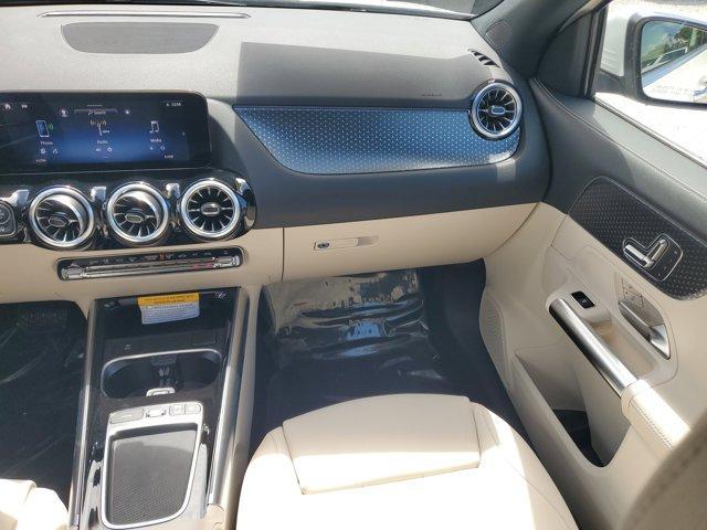 new 2025 Mercedes-Benz GLA 250 car, priced at $44,345