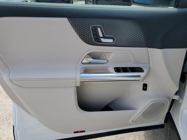 new 2025 Mercedes-Benz GLA 250 car, priced at $44,345