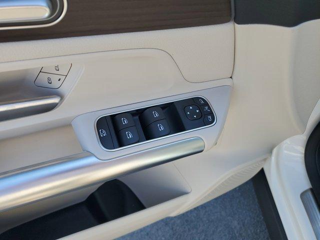 new 2025 Mercedes-Benz GLA 250 car, priced at $46,680
