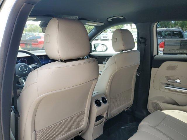 new 2025 Mercedes-Benz GLA 250 car, priced at $45,845
