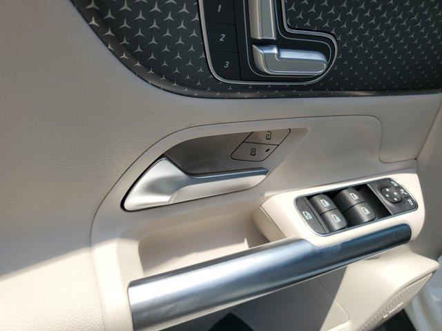 new 2025 Mercedes-Benz GLA 250 car, priced at $45,845