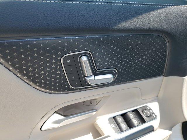 new 2025 Mercedes-Benz GLA 250 car, priced at $45,845