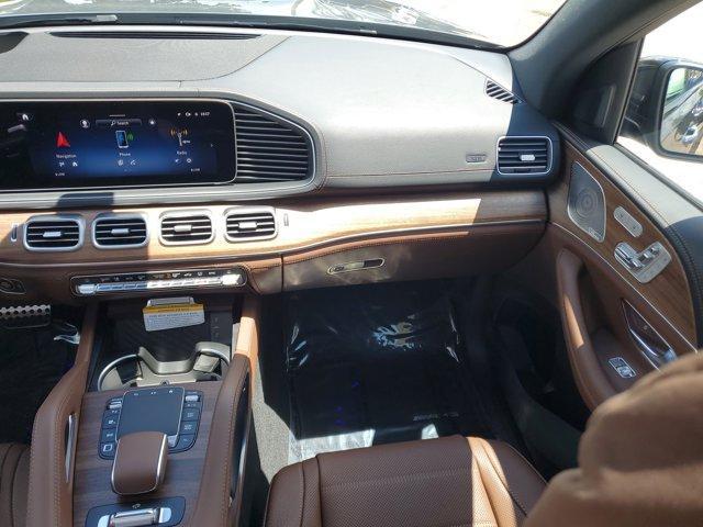 new 2025 Mercedes-Benz GLS 580 car, priced at $120,525