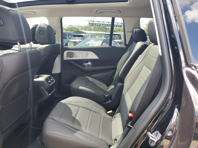 new 2025 Mercedes-Benz GLS 450 car, priced at $102,705