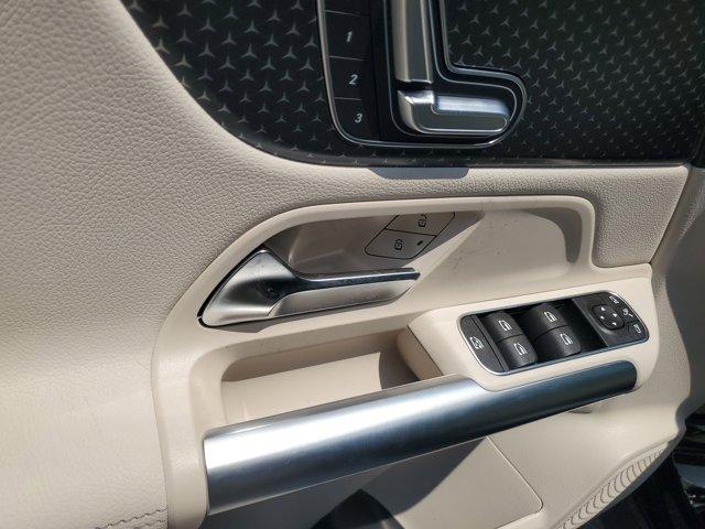 new 2025 Mercedes-Benz GLA 250 car, priced at $45,650
