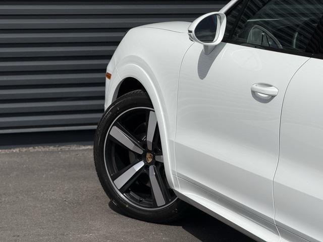 new 2025 Porsche Cayenne car, priced at $163,815