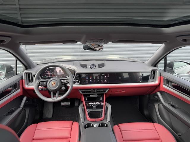 new 2025 Porsche Cayenne car, priced at $112,005