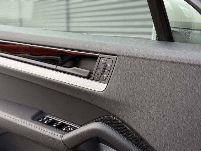 new 2025 Porsche Cayenne car, priced at $106,255