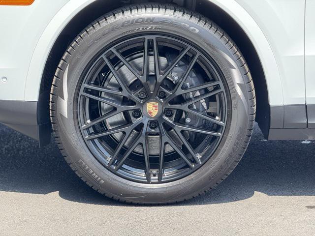 new 2025 Porsche Cayenne car, priced at $110,905