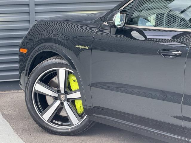 new 2025 Porsche Cayenne car, priced at $185,125