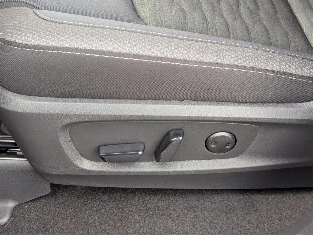 new 2025 Nissan Pathfinder car, priced at $32,117