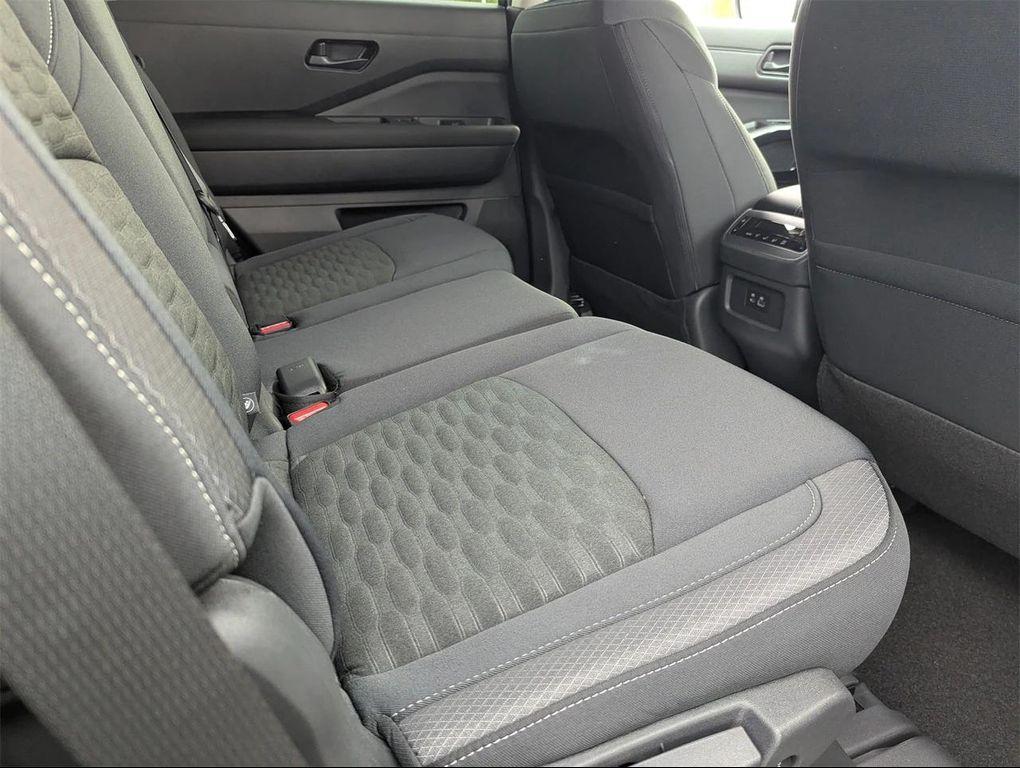 new 2025 Nissan Pathfinder car, priced at $32,117