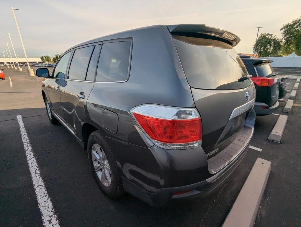 used 2013 Toyota Highlander car, priced at $13,777