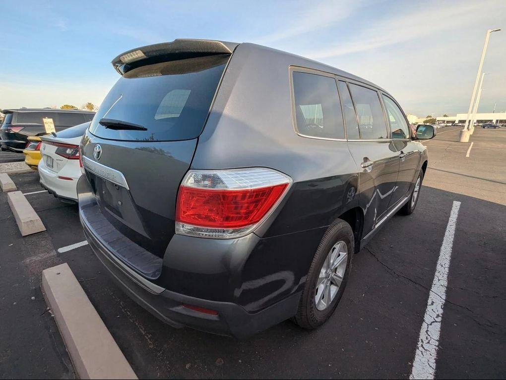 used 2013 Toyota Highlander car, priced at $13,777