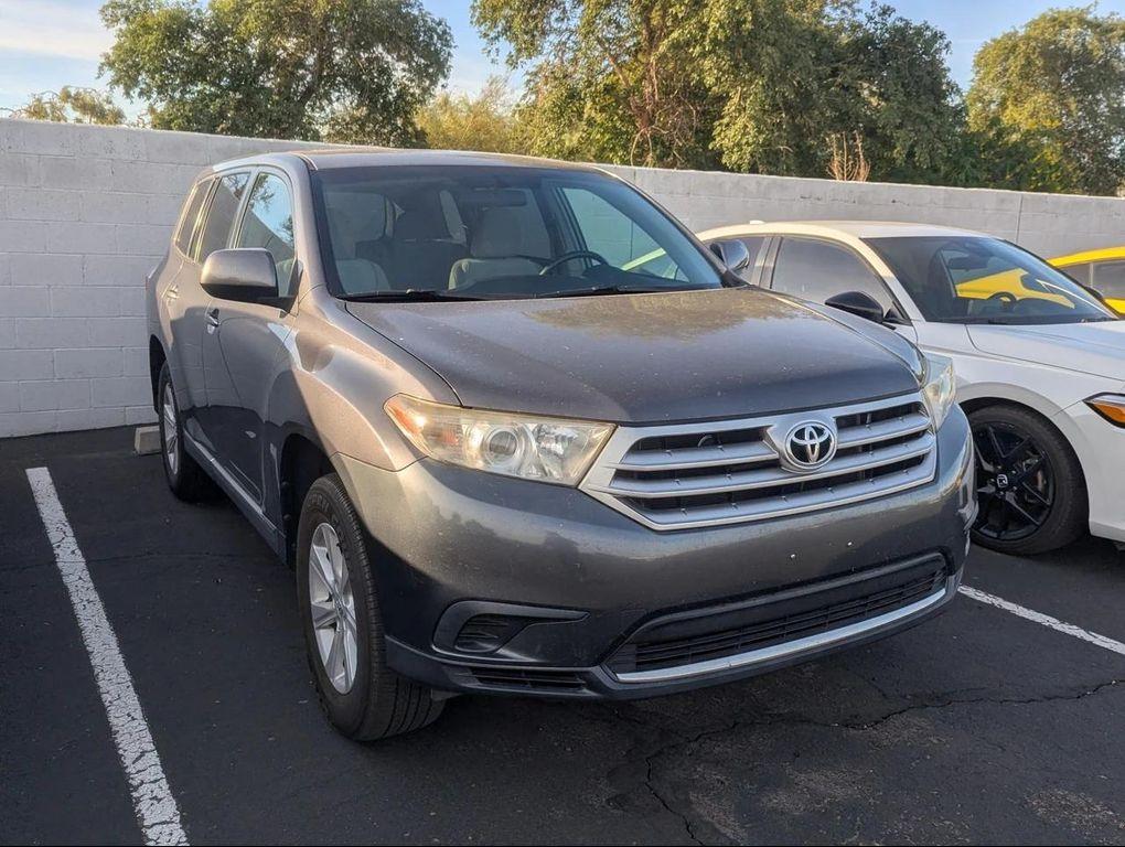 used 2013 Toyota Highlander car, priced at $13,777