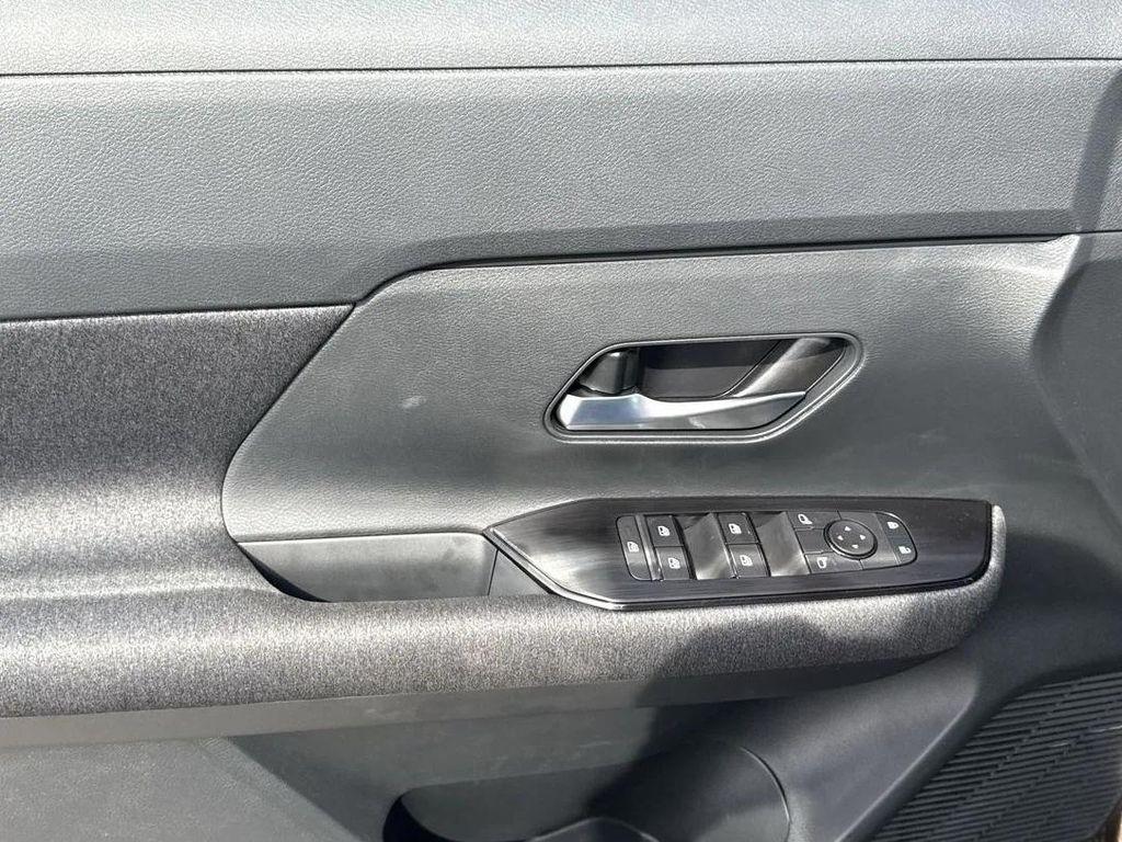 new 2025 Nissan Kicks car, priced at $23,257