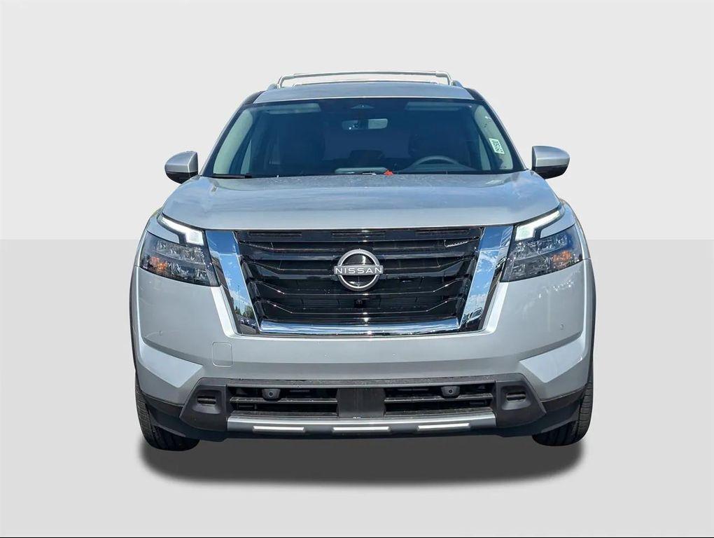 new 2025 Nissan Pathfinder car, priced at $35,621
