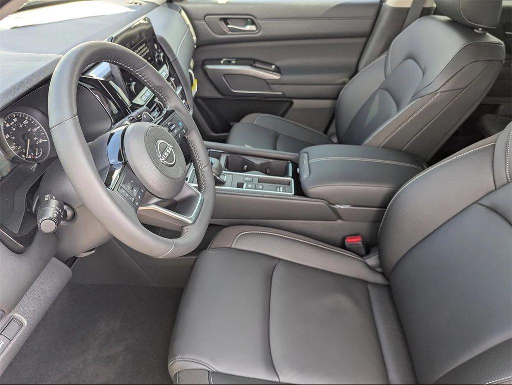 new 2025 Nissan Pathfinder car, priced at $35,621