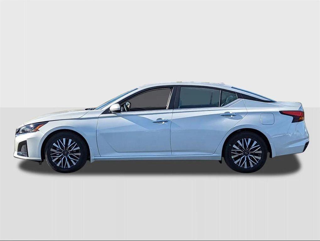 new 2025 Nissan Altima car, priced at $25,370