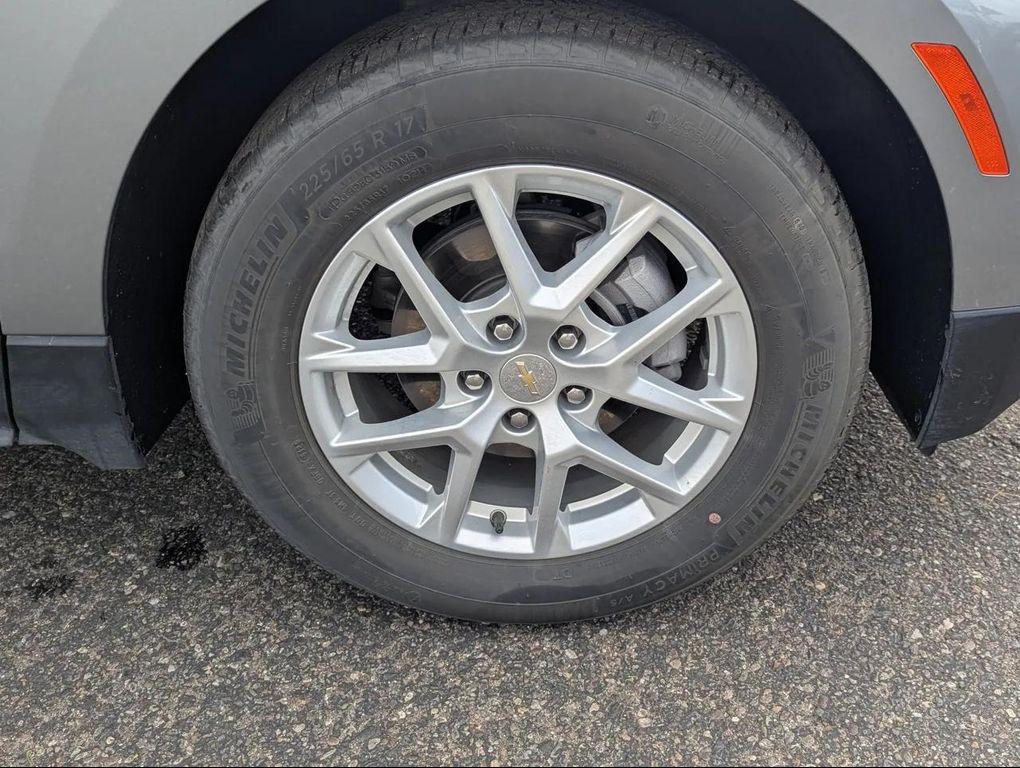 used 2024 Chevrolet Equinox car, priced at $21,999
