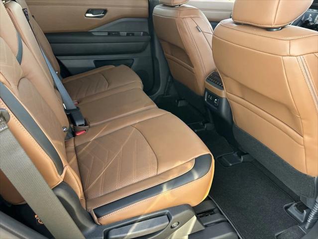new 2025 Nissan Pathfinder car, priced at $45,973
