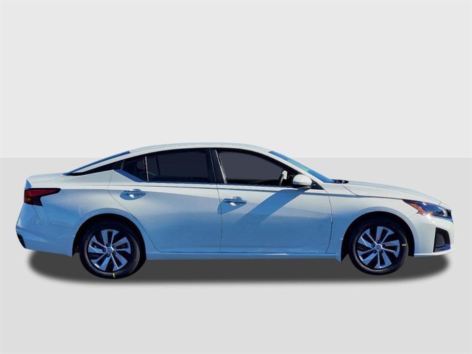 new 2024 Nissan Altima car