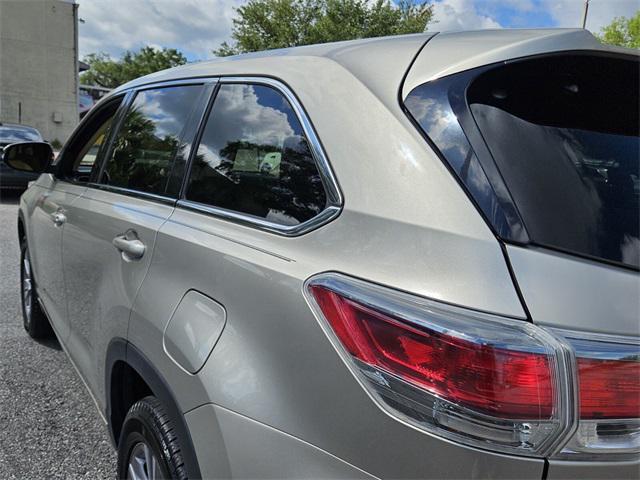 used 2015 Toyota Highlander car, priced at $13,720
