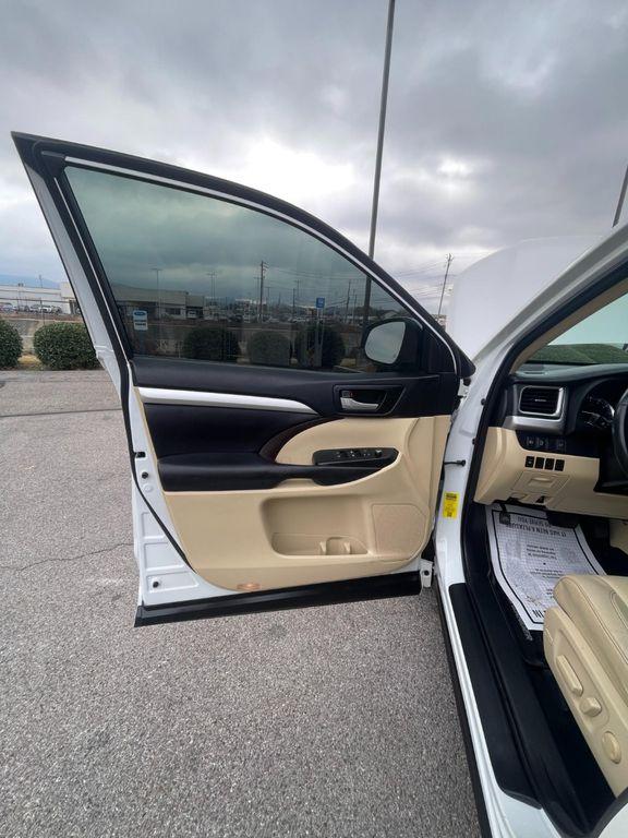 used 2017 Toyota Highlander car, priced at $21,985
