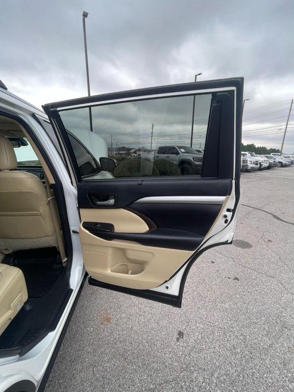 used 2017 Toyota Highlander car, priced at $21,985